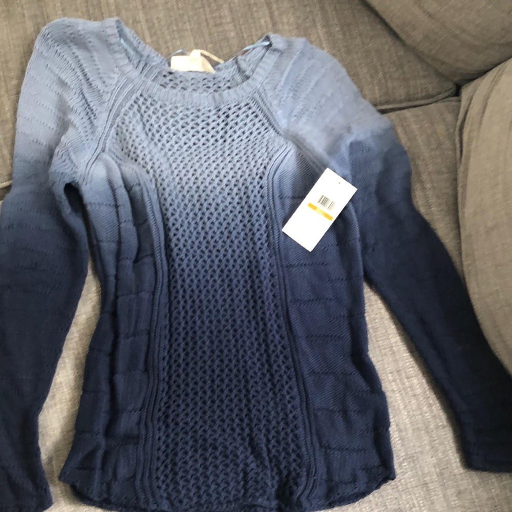Ladies top size small